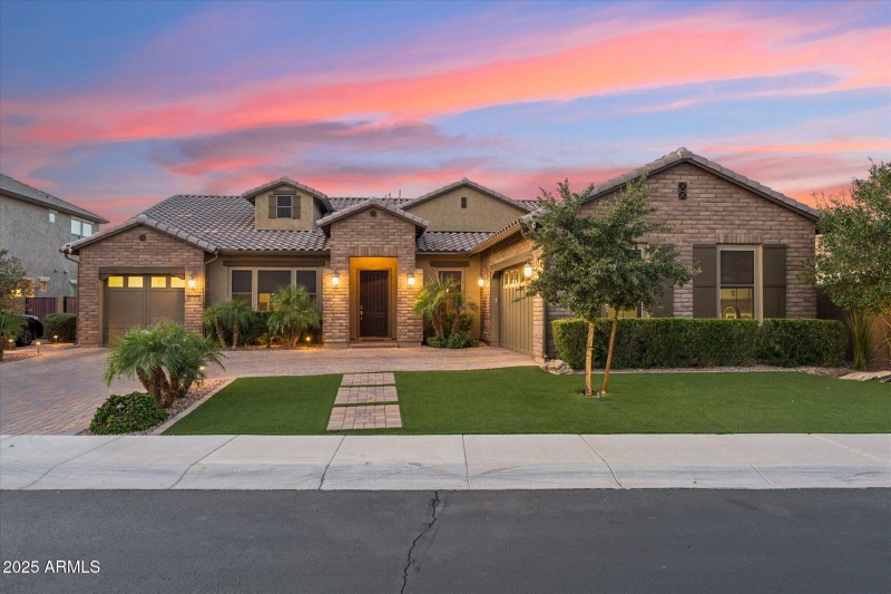3920 E Aloe