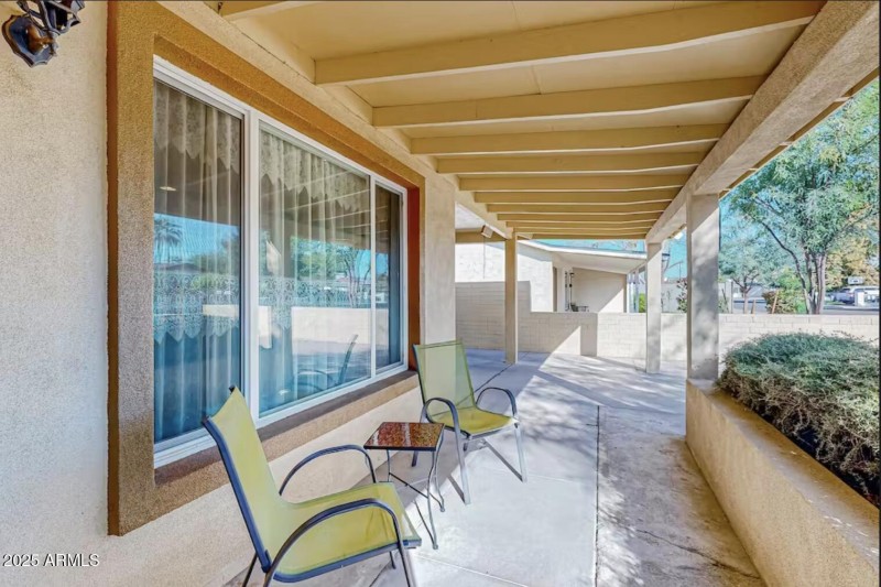 Front Patio FR