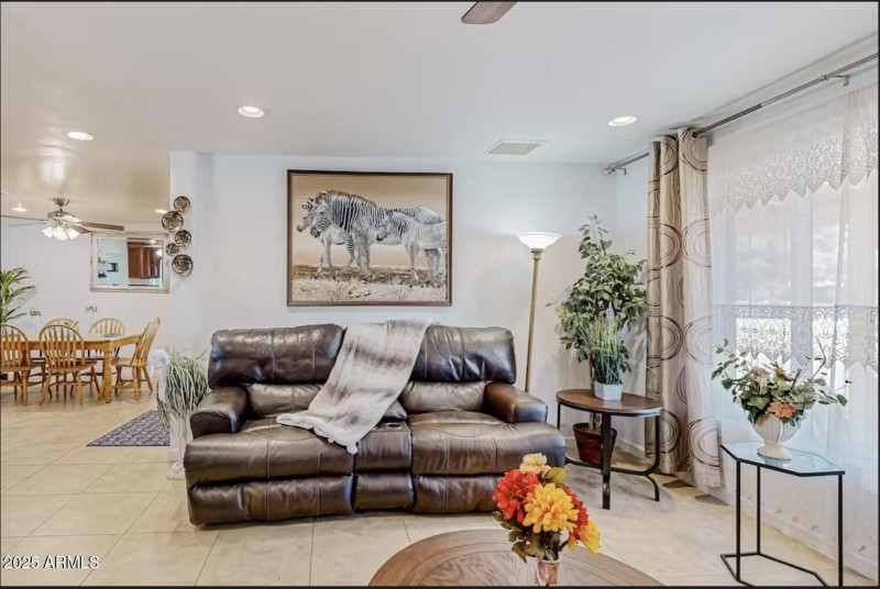 Living room 2