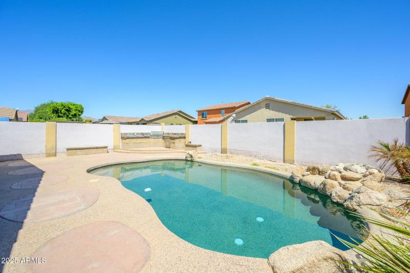 Backyard Entertaining Delight