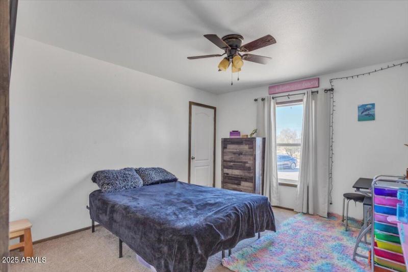 20-28383 N Mildred Ln