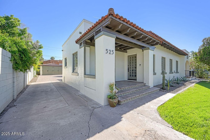 525 Driveway