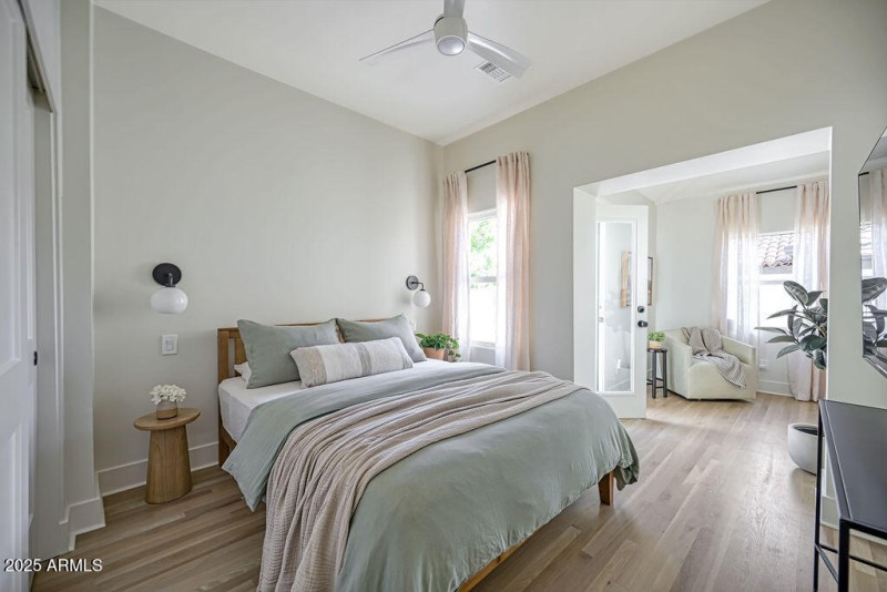 525 Bedroom