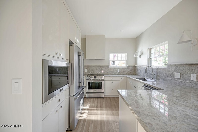 529 Kitchen