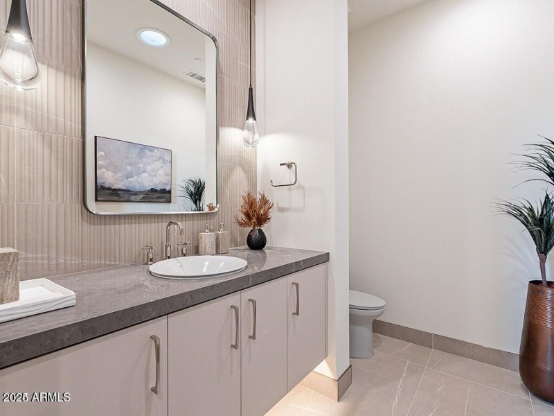 Powder bath