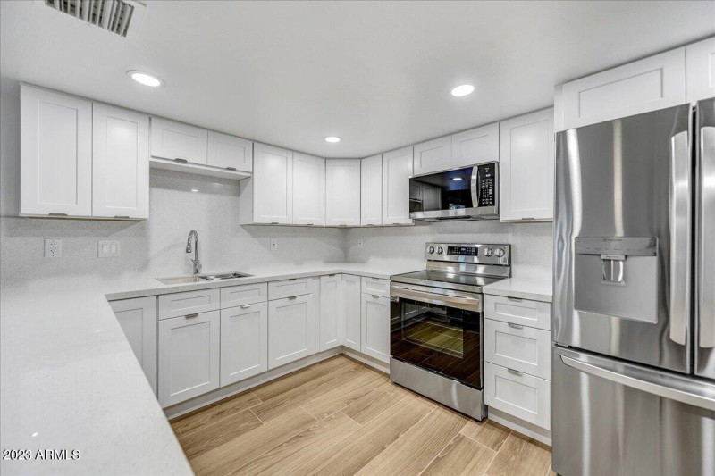 08-Kitchen Detail