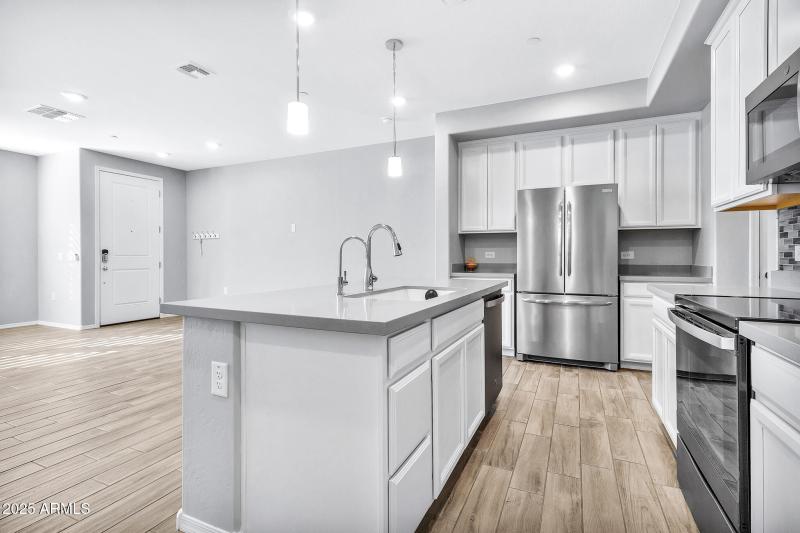 1959 E Hampton Ln Unit 102-10