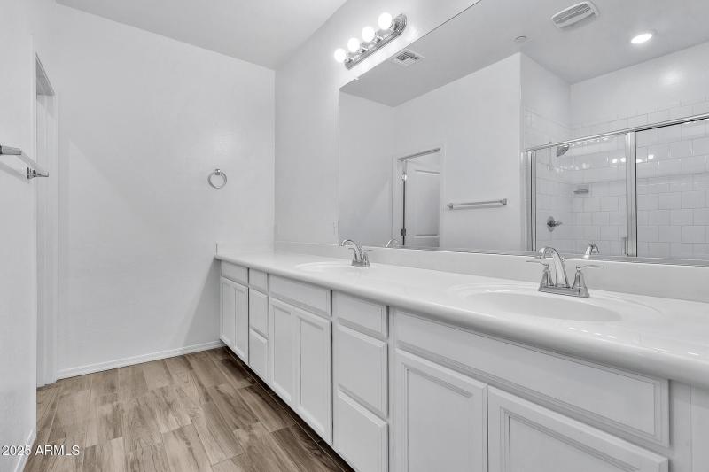 1959 E Hampton Ln Unit 102-23