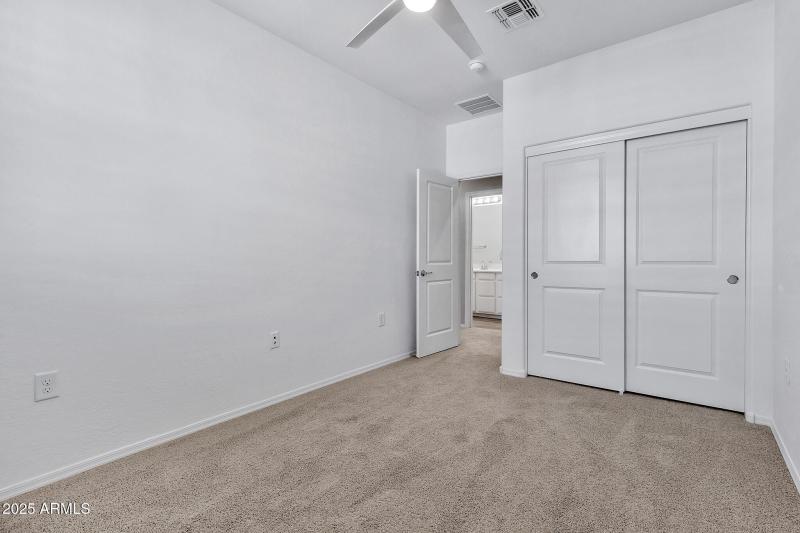 1959 E Hampton Ln Unit 102-25