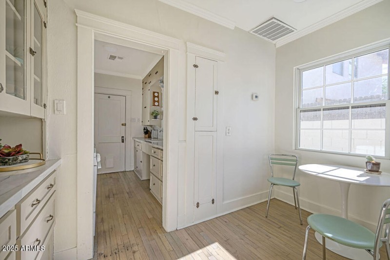 529 Dining Nook