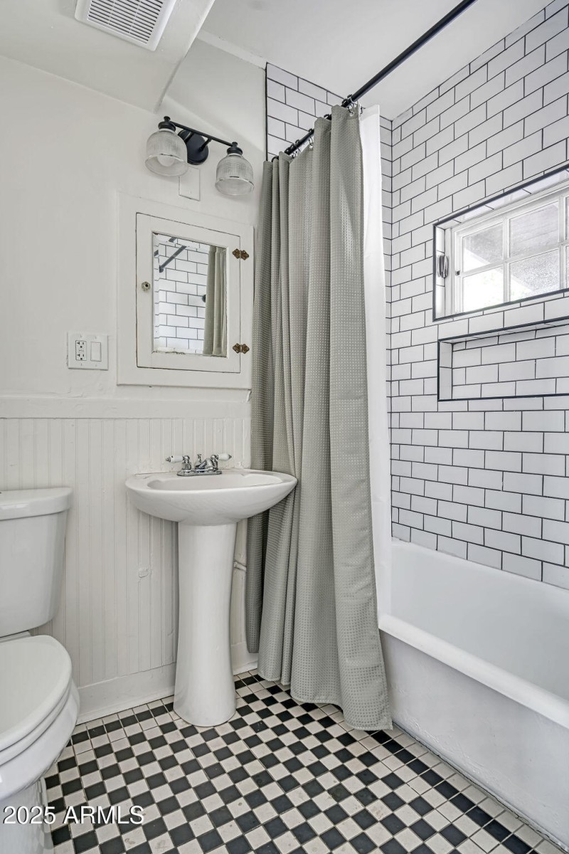 529 Bathroom