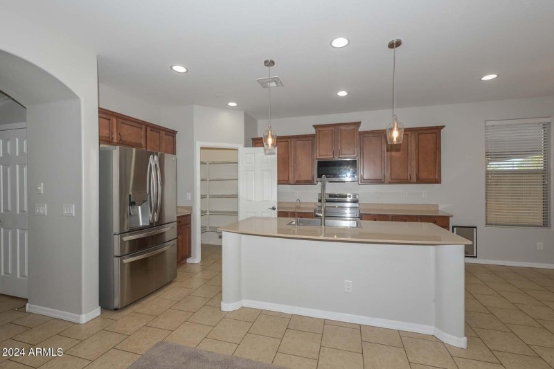 Kitchen-Pantry
