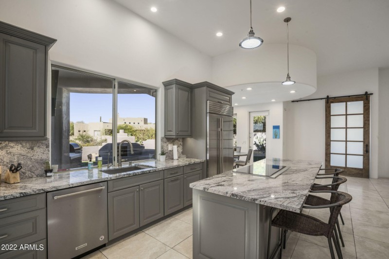 Stunning Chef's Kitchen
