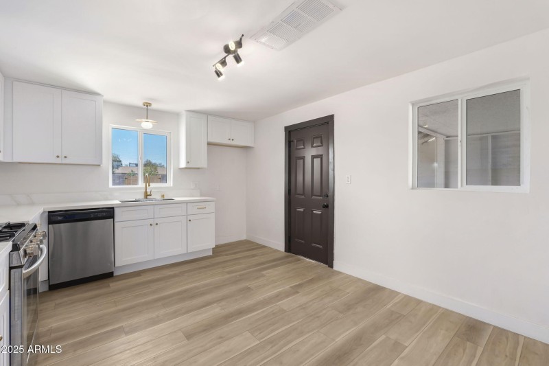 3731 W Wier Ave - 16