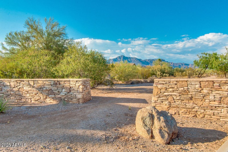 06 Walking Trails_Peralta Trails