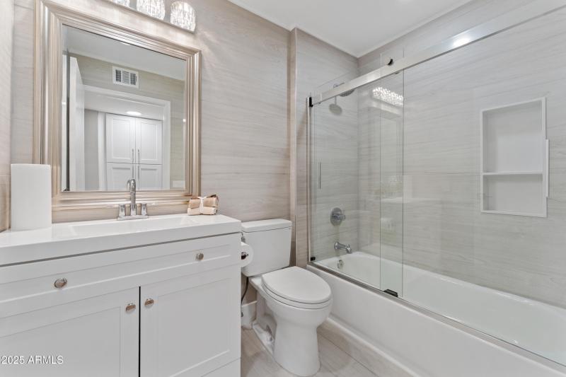 29-8463 E. Natal Cir., Mesa, AZ 85209-oc