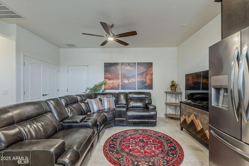 Spacious multi-generation room!