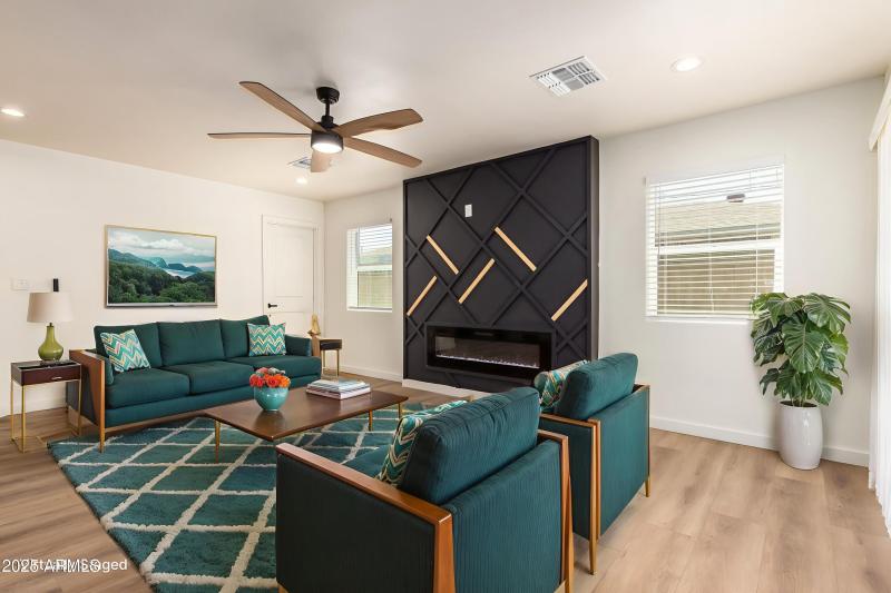 10-Howe - Living Room - Mid-Century Mode