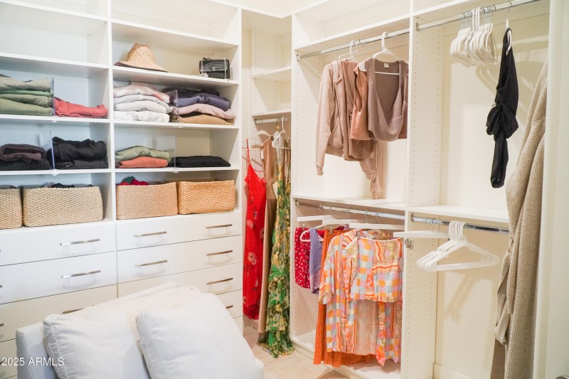 Closet1