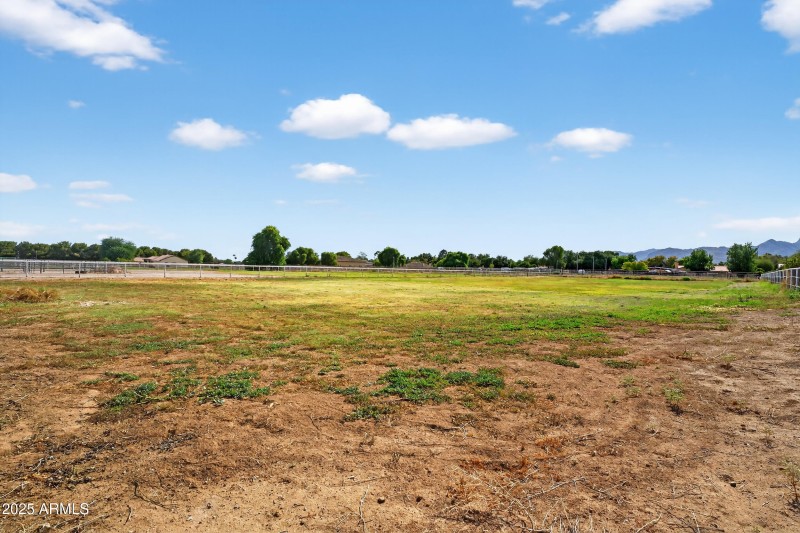 Lots of riding room or room for animals