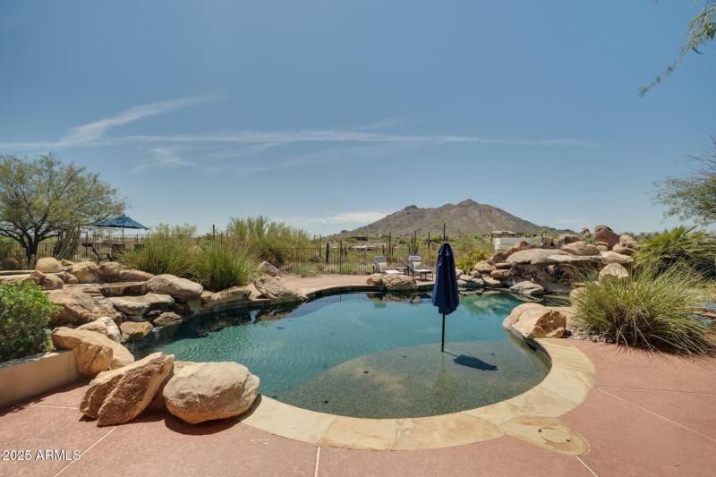 6611 Beach Entry Pool