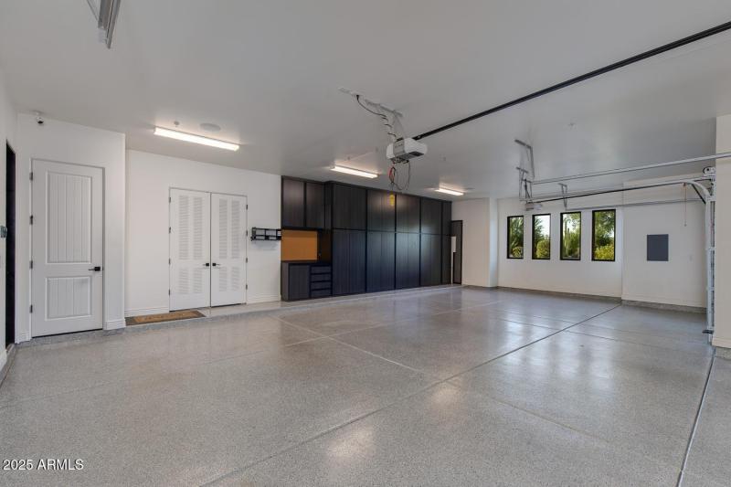 Large 3-Car Garage