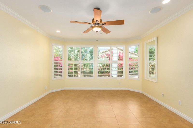 13PrimaryBedroom