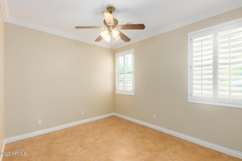 18SecondaryBedroom