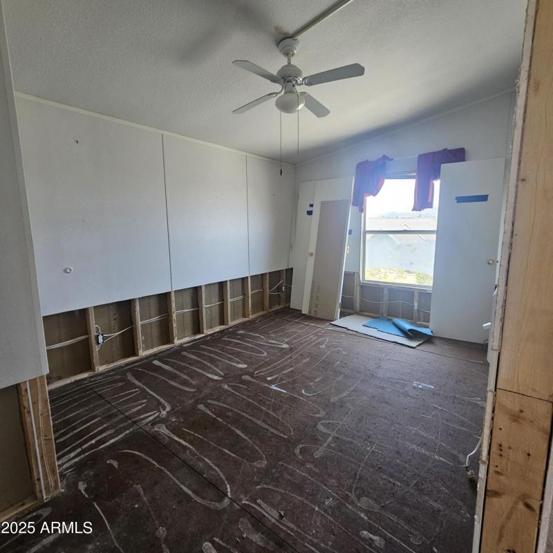 2b0b0085-3fda-47dd-ba48-65c5fcb1b120