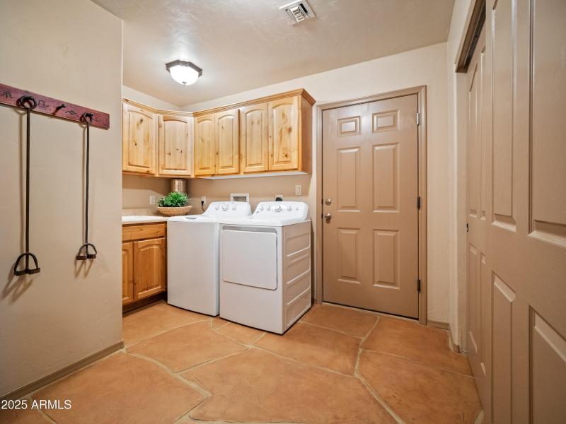 Laundry Room W/Sink & Closet