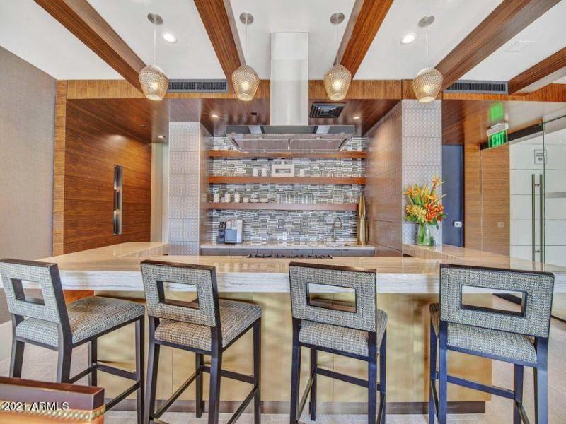 20180815222559287653000000-o