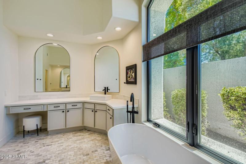 019 - 34 Primary Bathroom