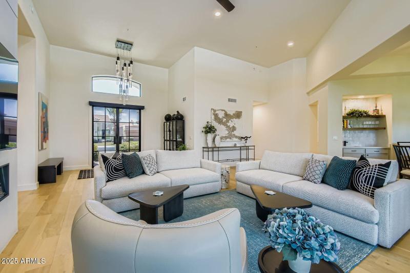 037 - 13 Living Room