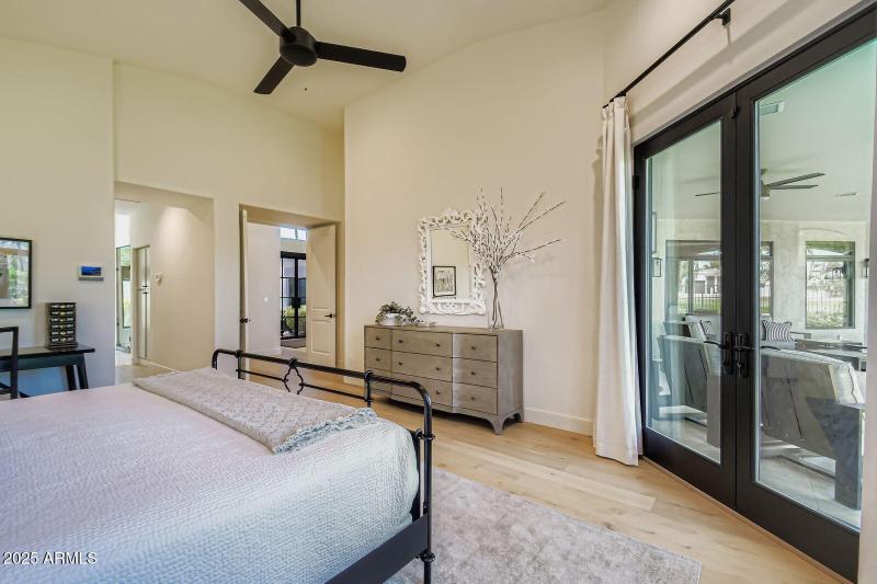 041 - 29 Primary Bedroom