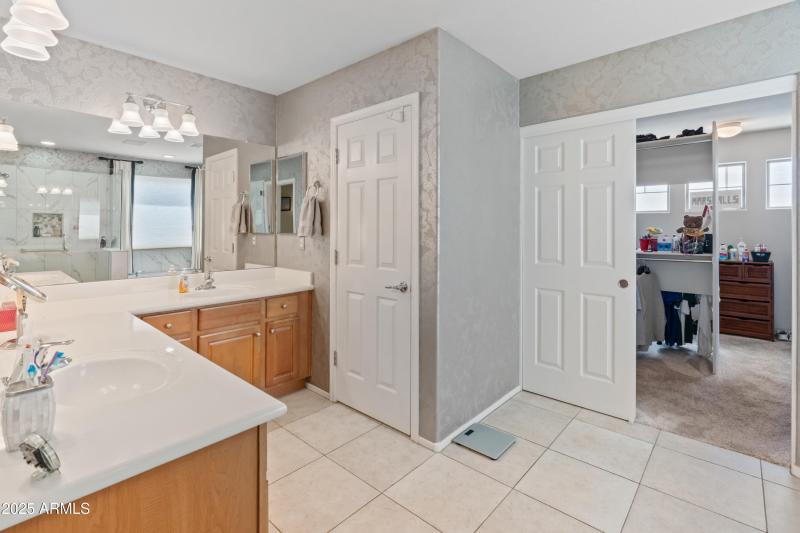 26011 W Tonopah Dr-32