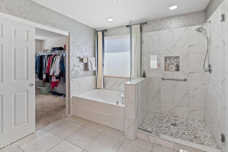 26011 W Tonopah Dr-34