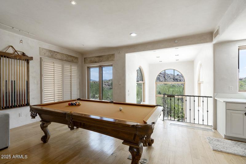 Entertaining/Game Room