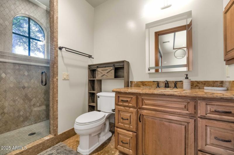 6730 E Sunnyvale Rd-large-043-044-6730 E