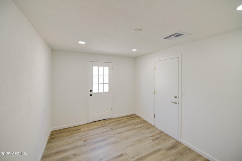 Bedroom 4-pic 2