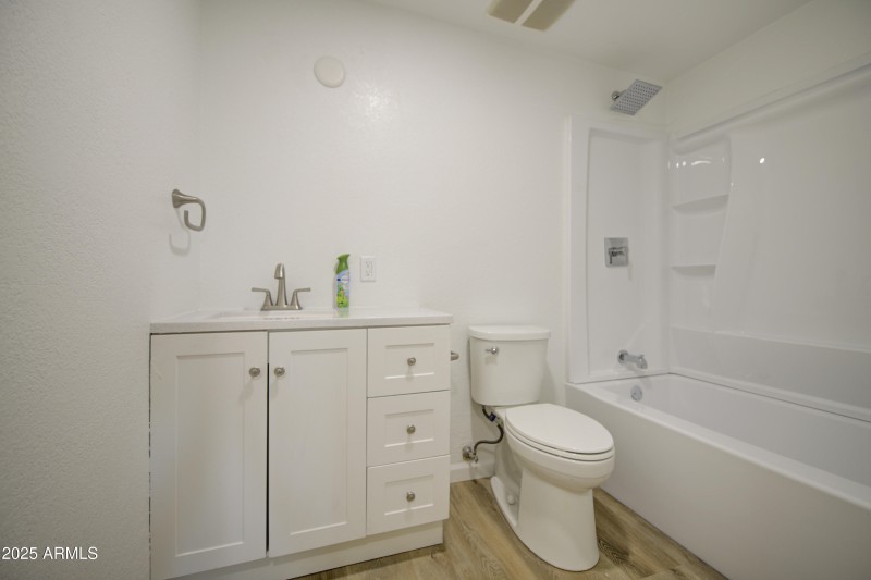 Bathroom 2 Pic-1