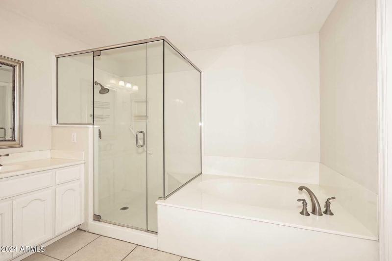 Primary Bath-Garden Tub