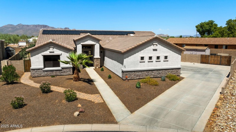 02__11518 E Enrose St