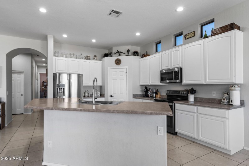 18__11518 E Enrose St