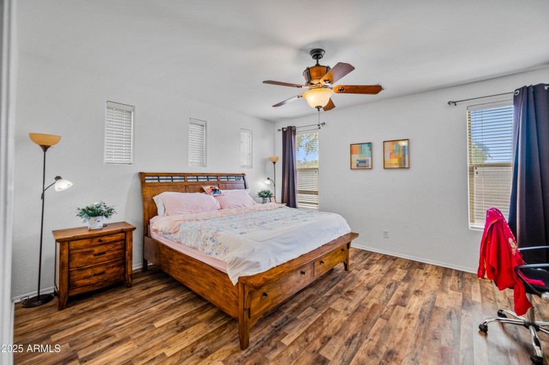 43579 W Sansom Dr-21