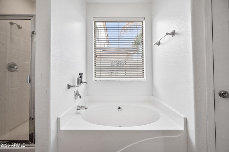 43579 W Sansom Dr-25