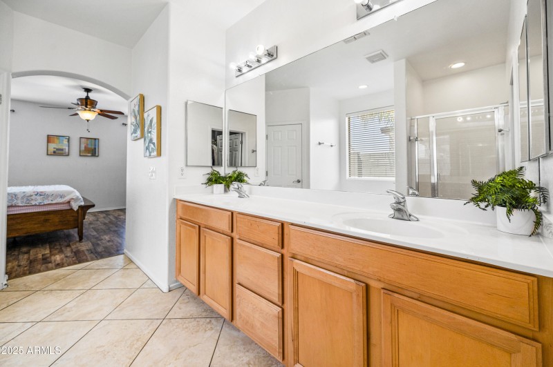 43579 W Sansom Dr-27