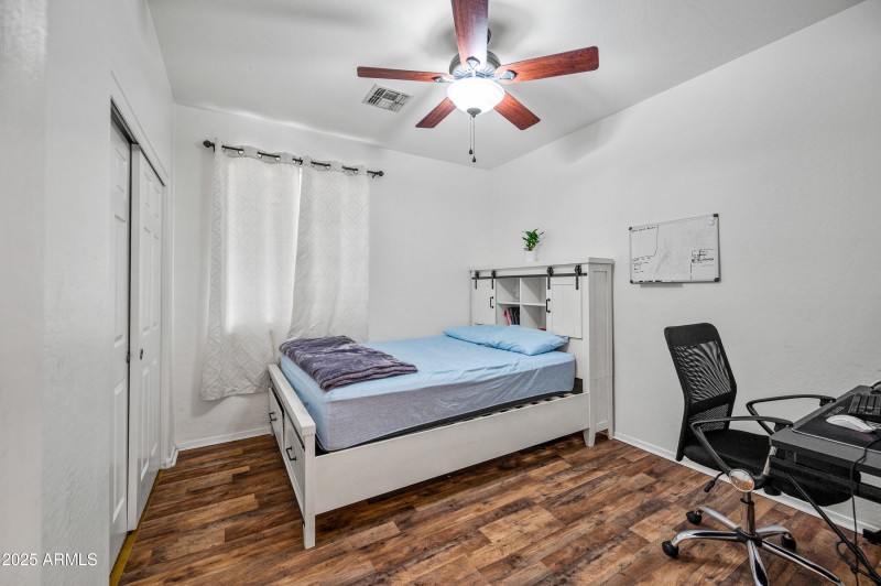 43579 W Sansom Dr-29