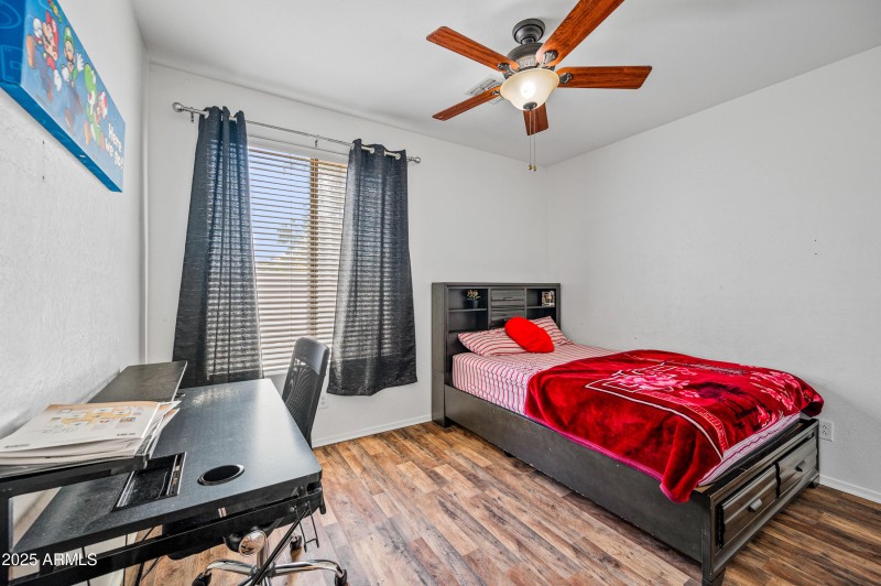 43579 W Sansom Dr-31