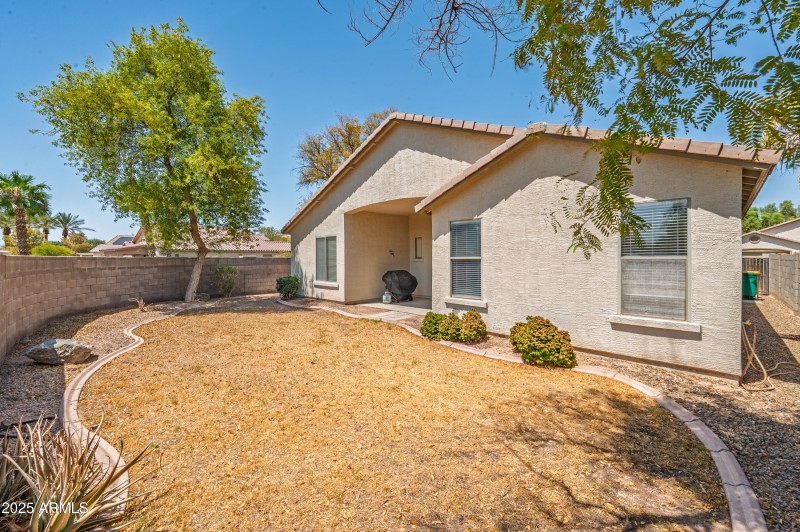 43579 W Sansom Dr-40