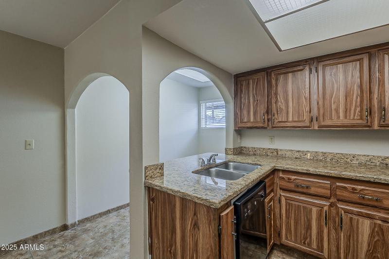 12-web-or-mls-Holmes Ave 140-12